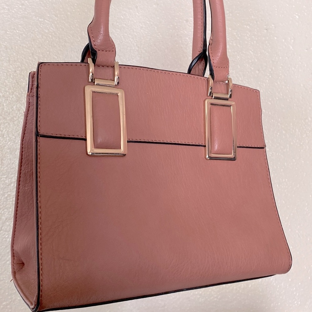 Small/mid-size crossbody purse